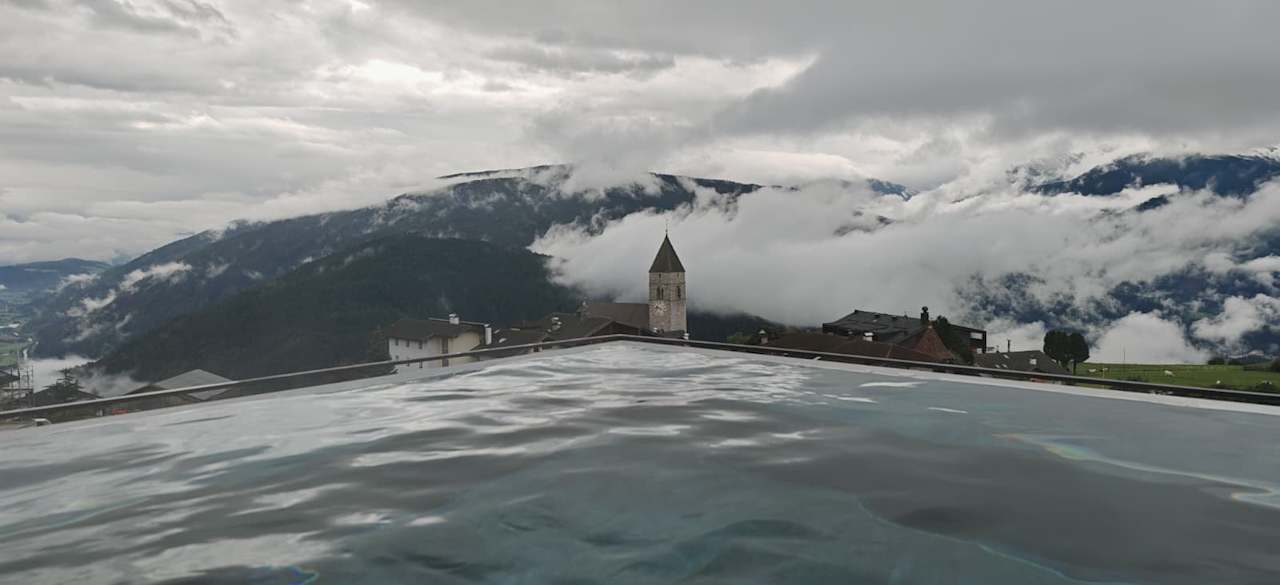 Pool Hotel Ambet