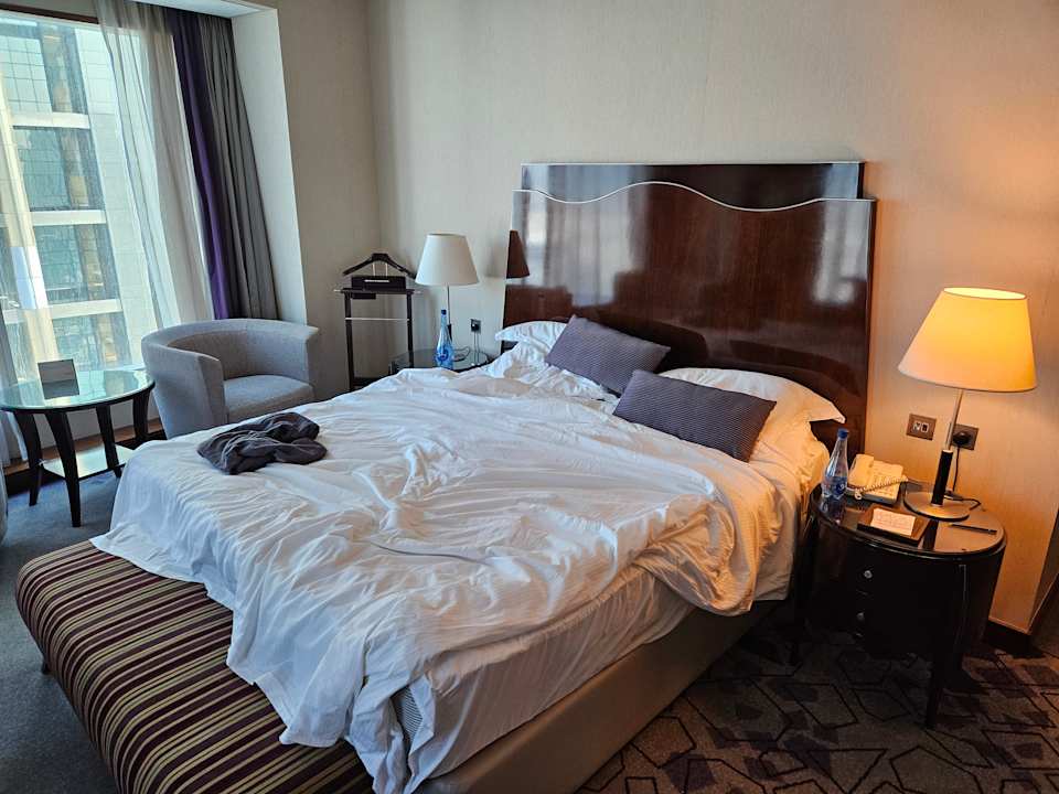 Zimmer Rose Rayhaan by Rotana