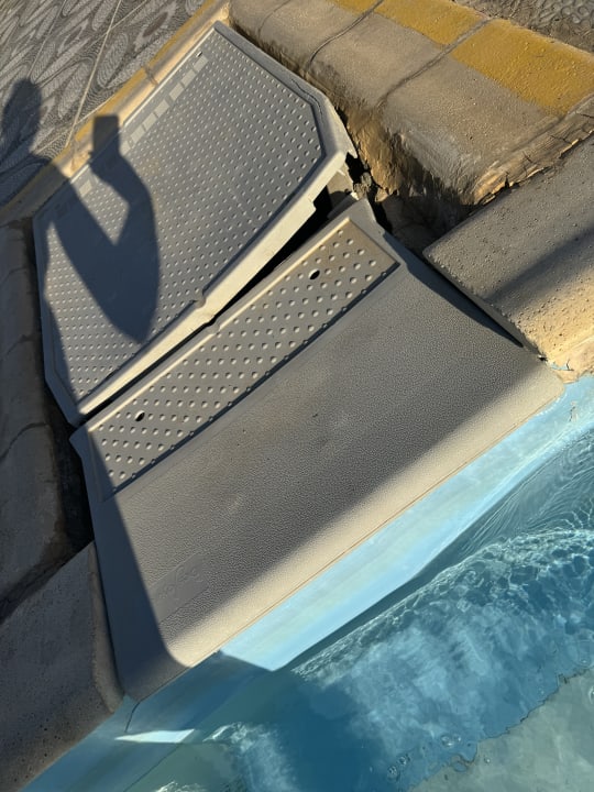 Pool Akassia Swiss Resort