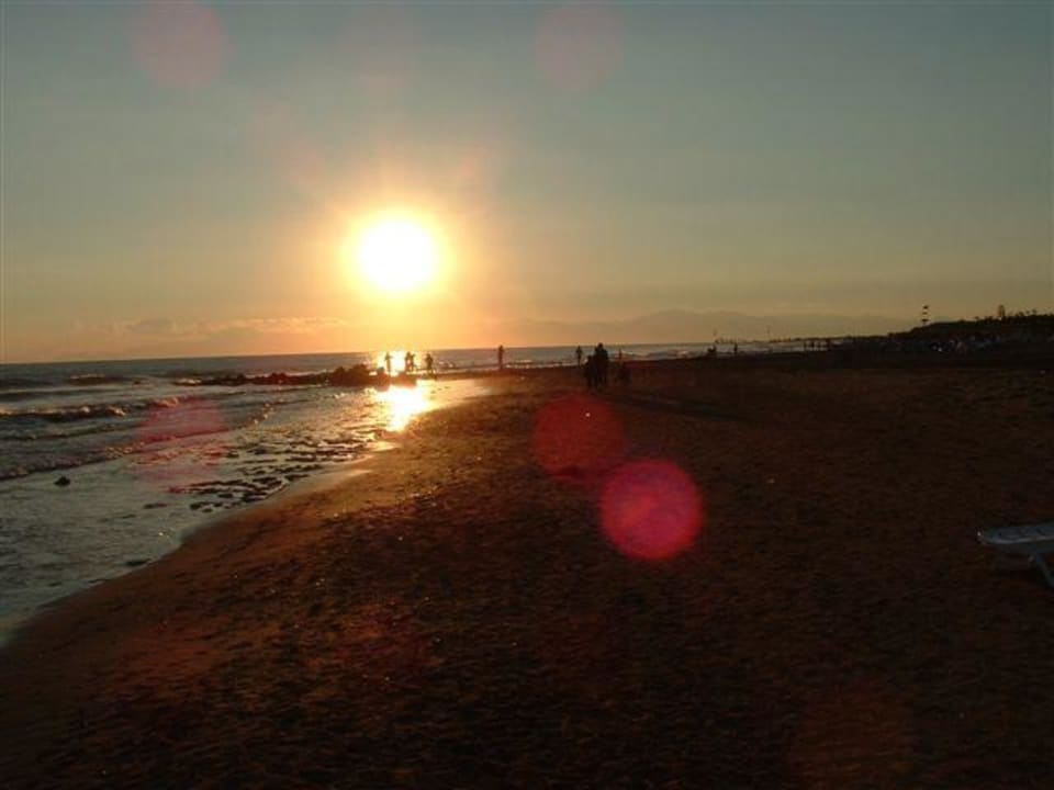 Sonnenuntergang am Strand Hotel Orfeus Park
