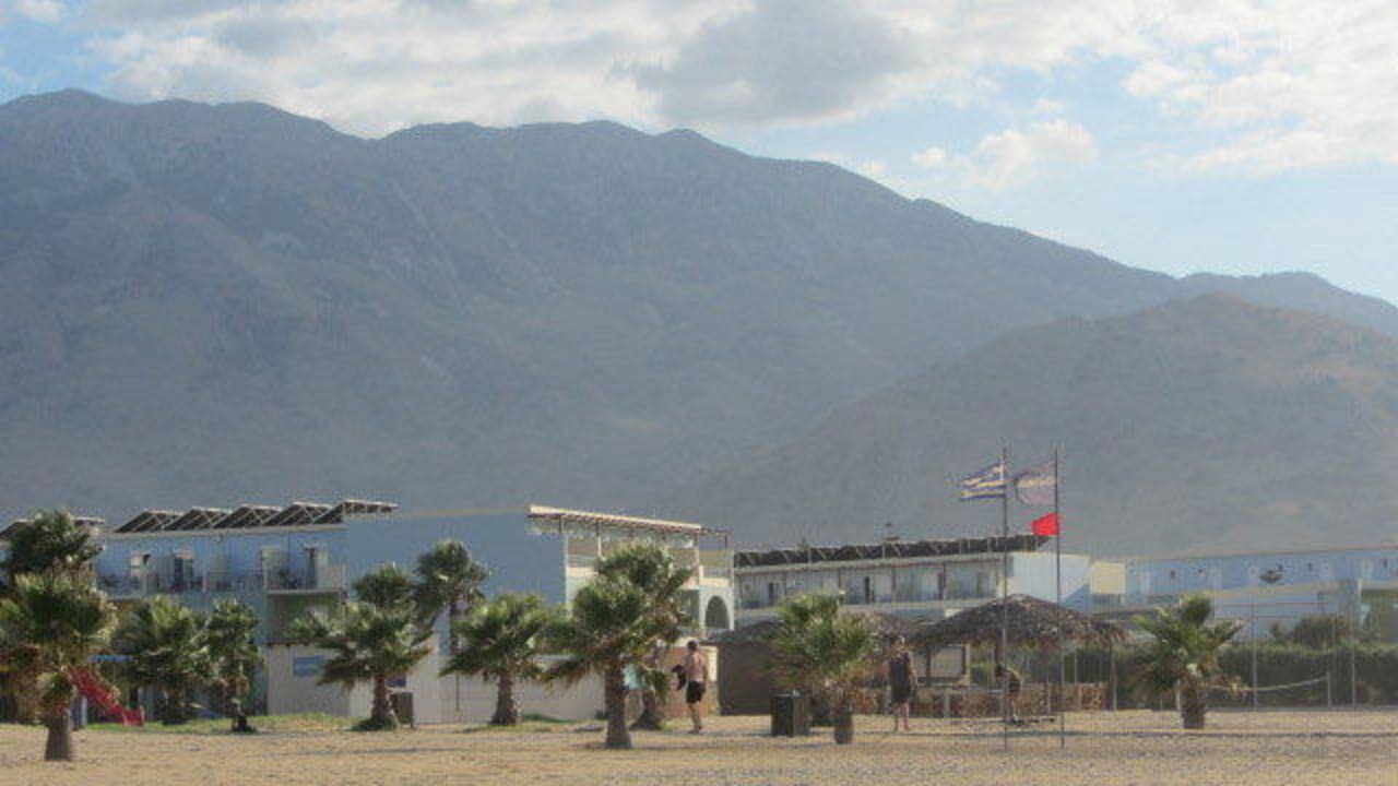 Blick vom Strand zum Hotel Delfina Tropic Beach