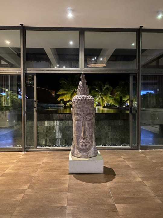Lobby Crystals Beach Resort Belle Mare, a member of Radisson Individuals