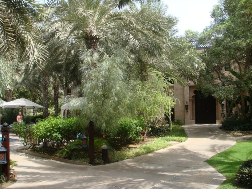 Vor unserer Villa Jumeirah Dar Al Masyaf