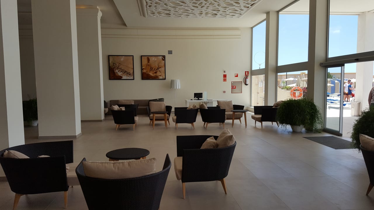 Lobby SBH Monica Beach Resort