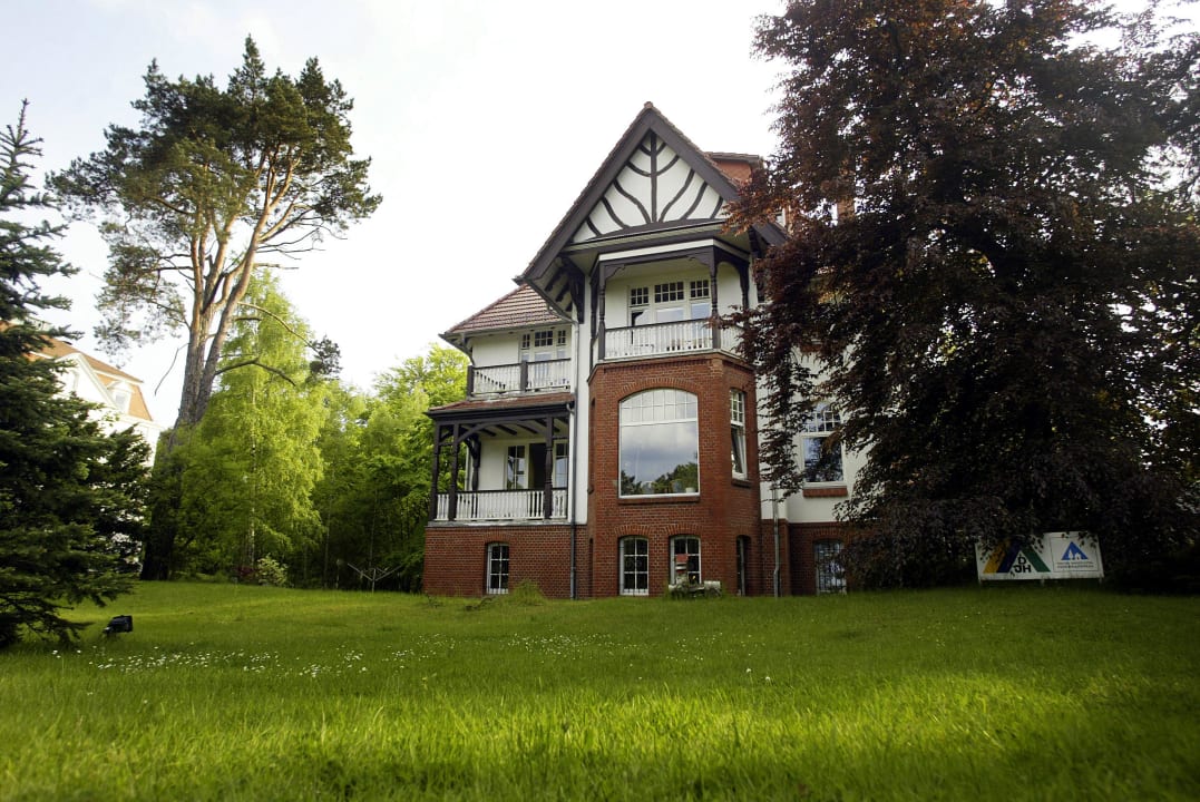 Von außen DJH Jugendherberge Heringsdorf