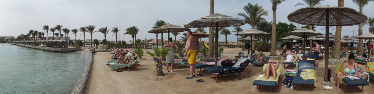 Der Strandbereich wir von beiden Hotels genutzt. Bel Air Azur Resort - Adults only