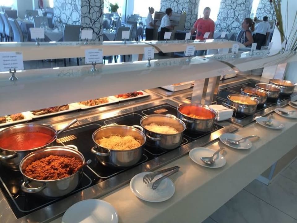 Mittagsbuffet 2 Asterias Beach Resort