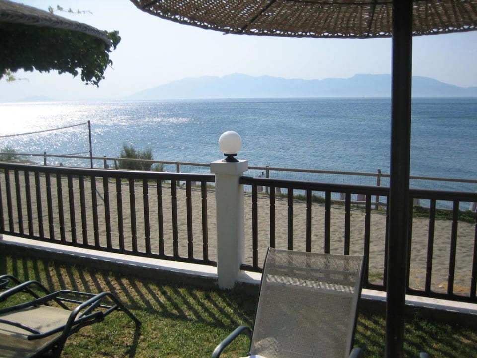 Aussicht vom Pool Dimitra Beach Hotel & Suites