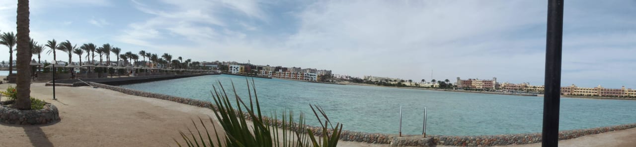 Der Strandbereich wir von beiden Hotels genutzt. Bel Air Azur Resort - Adults only