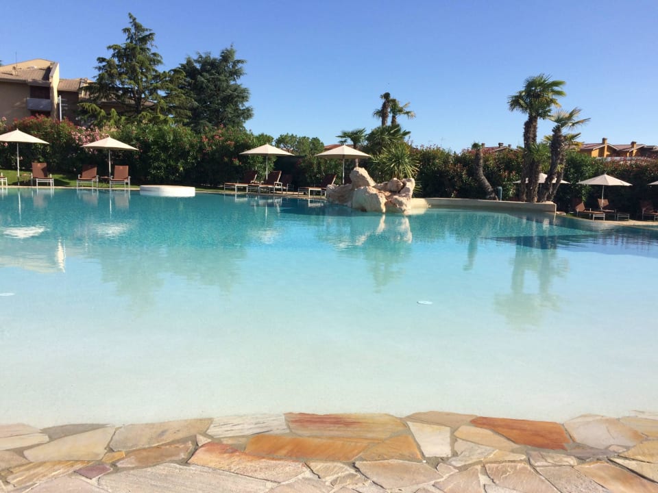 Große Poolanlage mit beheiztem Pool Color Hotel