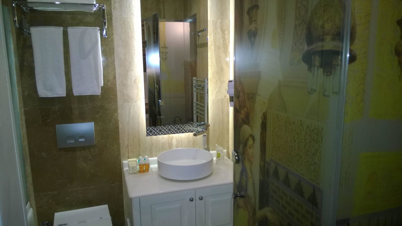 Azade Premier, Istanbul Triton Hotel