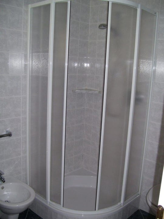 Dusche Panoramahotel Wildschütz