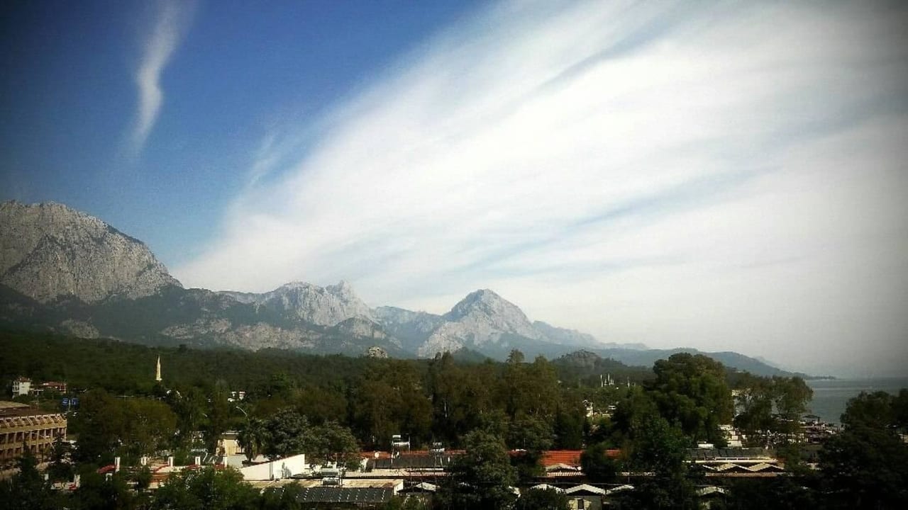 Перышки облака Armas Gül Beach