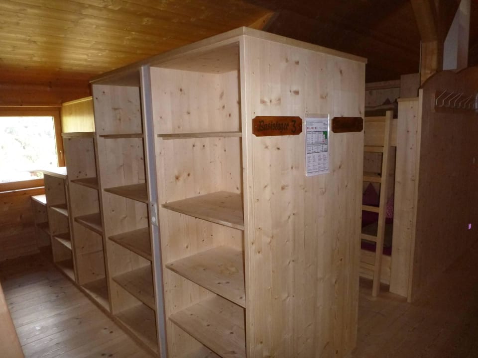 Viel Stauraum im Matratzenlager Erfurter Hütte