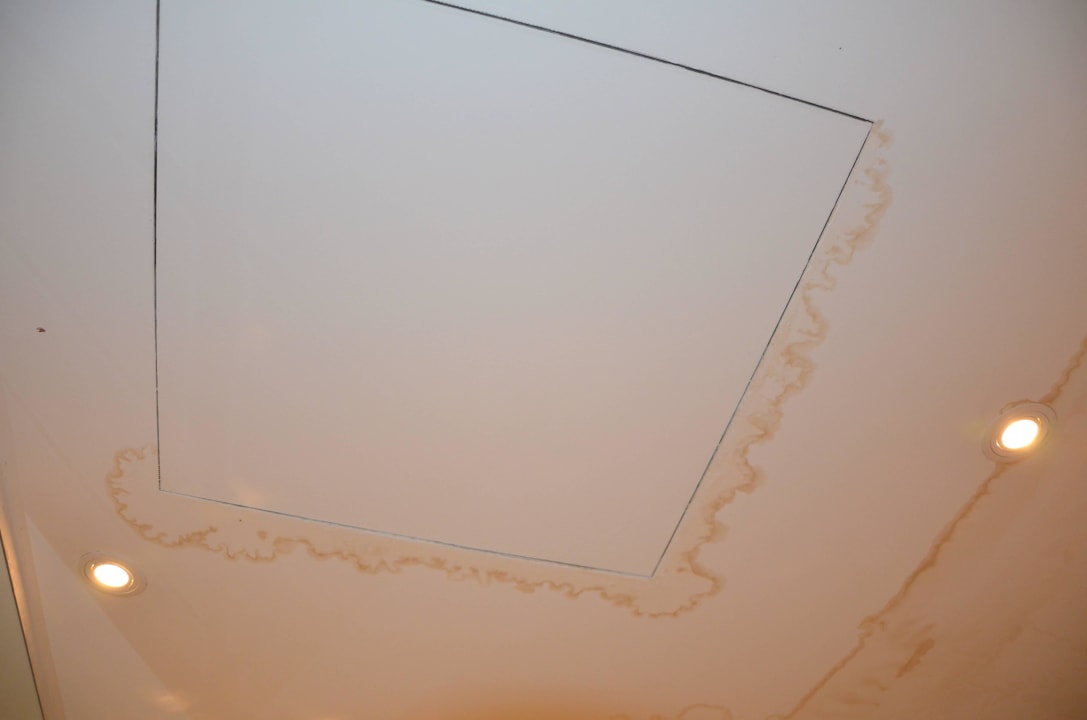 Wasserflecken an der Badezimmerdecke Idea Hotel Milano San Siro