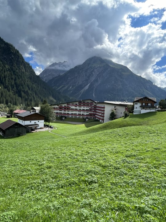 Außenansicht Aparthotel Kleinwalsertal