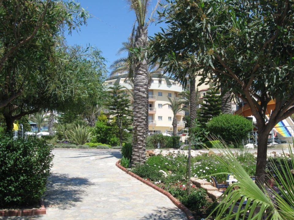 Hotel gezien vanaf strand Side Sun Hotel