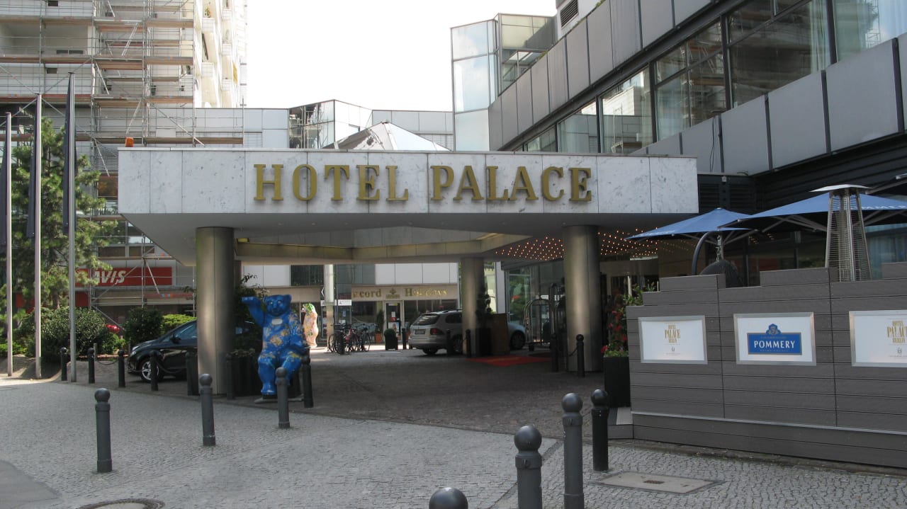 Eingang zum Hotel Hotel Palace Berlin