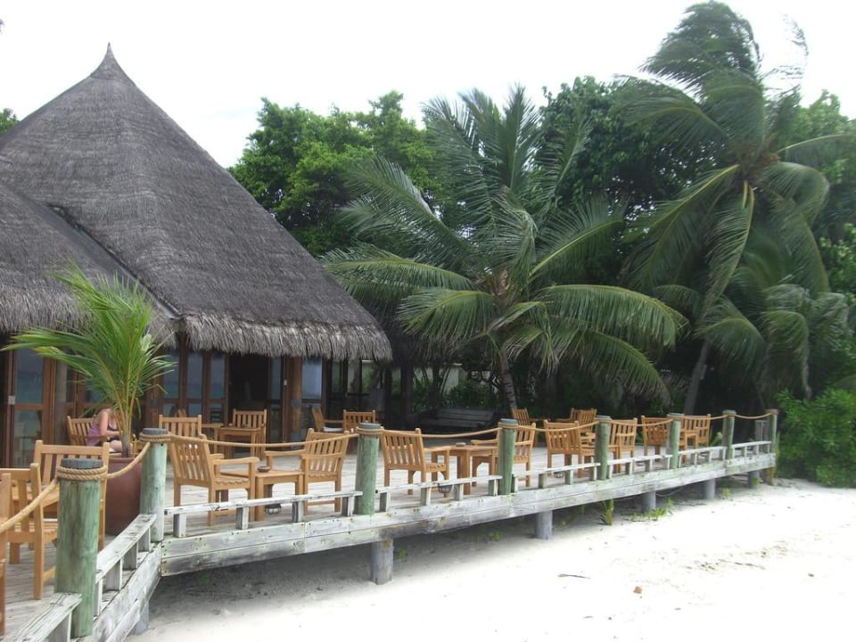 Eine der zahlreichen Bars Kuramathi Maldives