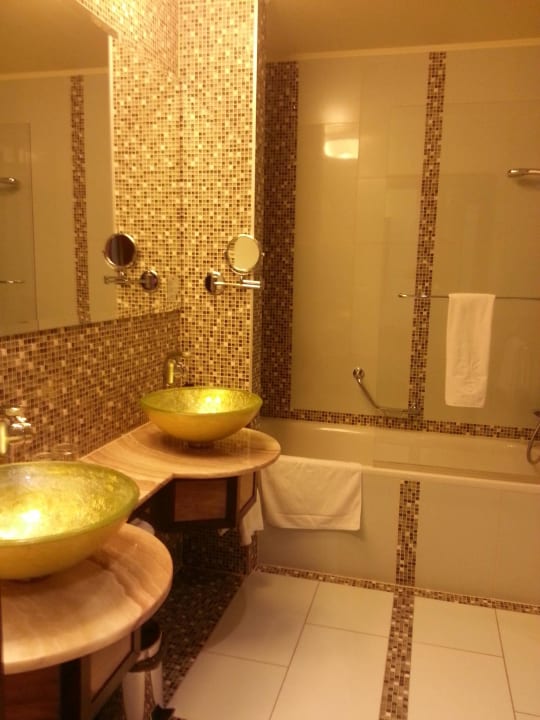 Bad  Hotel Savannah