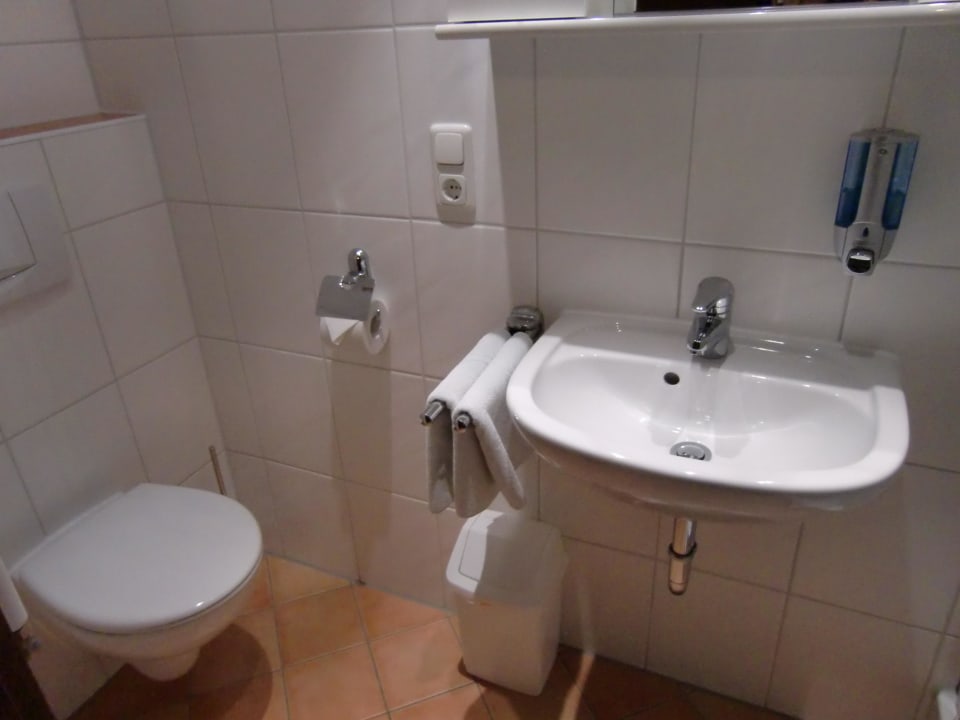Bad/Dusche im Zimmer Nr. 3 Pension Mariental