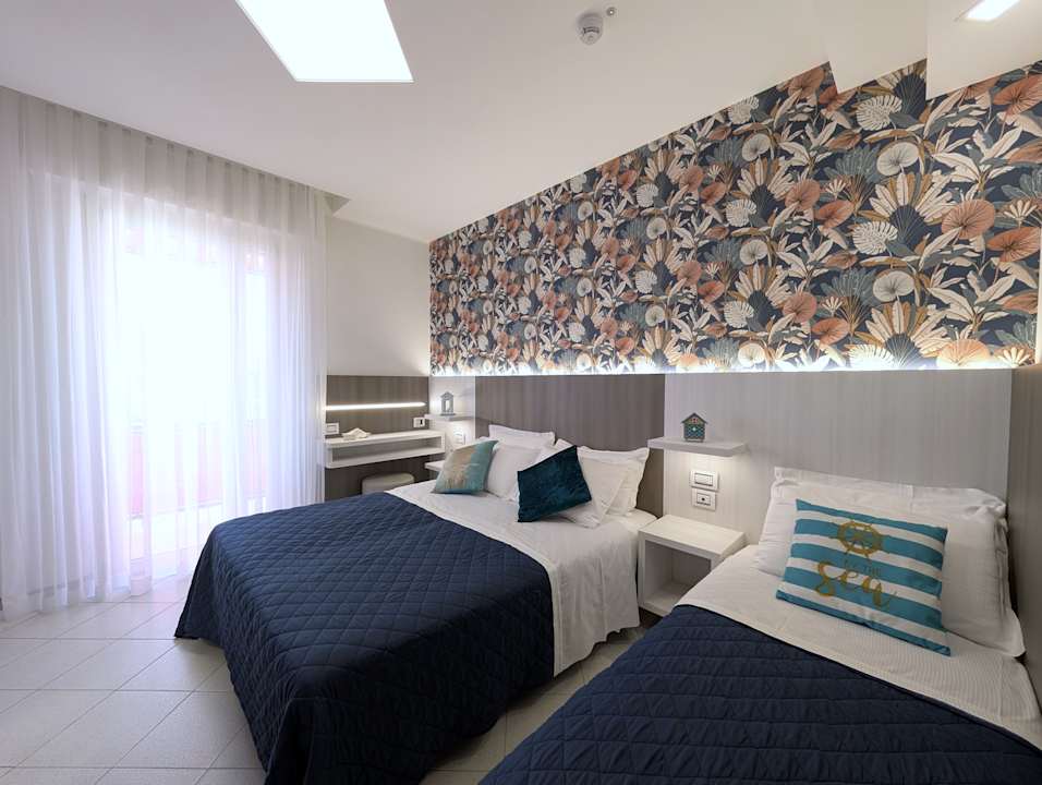 Zimmer Hotel Ariane - BEACHFRONT, Breakfast XXL & Sea View