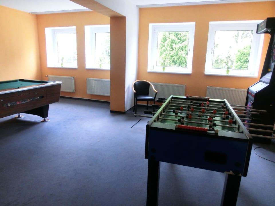 Billard u. Fußball spielen Werrapark Resort Hotel Heubacher Höhe