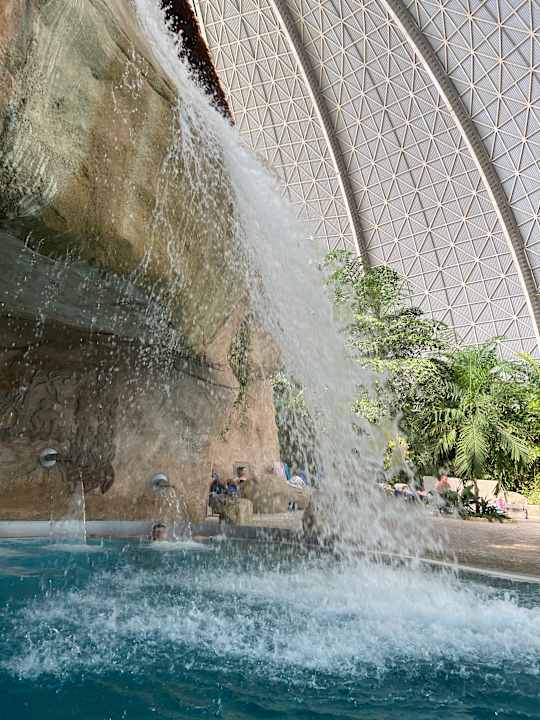 Pool Tropical Islands Resort