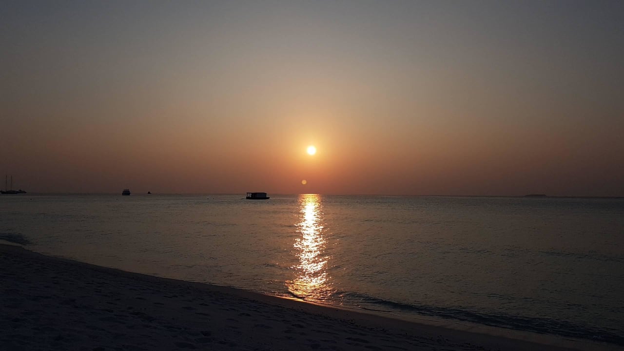 Sonnenuntergang Meeru Maldives Resort Island