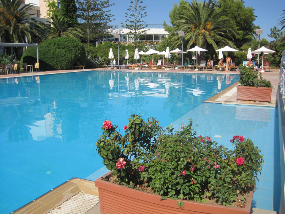 Pool Nr. 2 Der "Animationspool" Caravia Beach Hotel