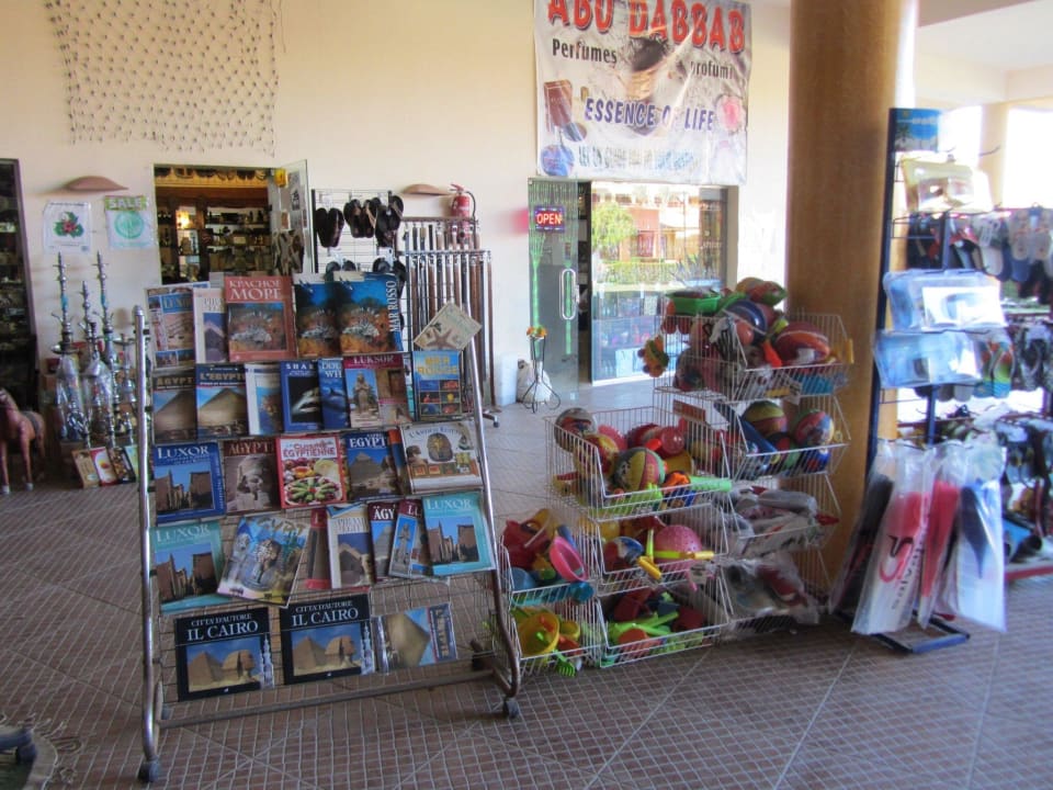 Einkaufspassage im Hotel Malikia Resort Abu Dabbab
