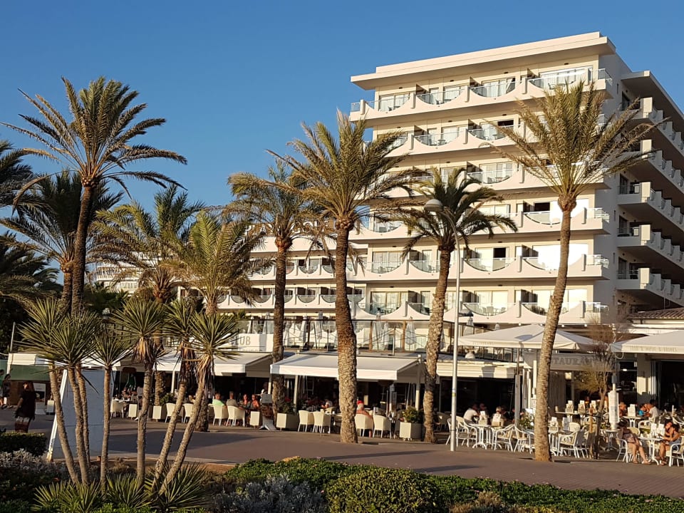 Hotelansicht vom Strand aus Hotel Playa Golf