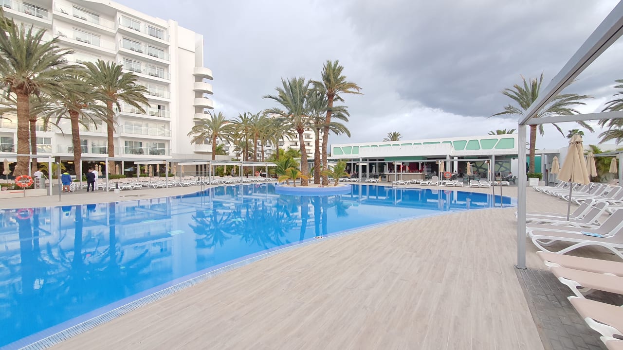 Pool Hotel Riu Papayas