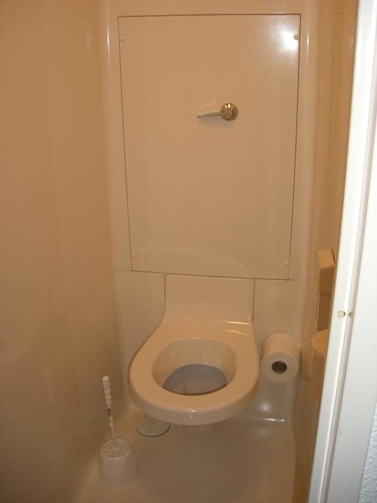 WC ibis Styles London Excel