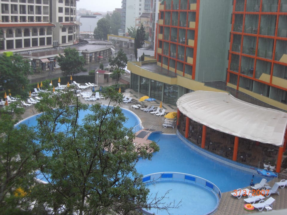 Poolblick vom Zimmer MPM Hotel Kalina Garden