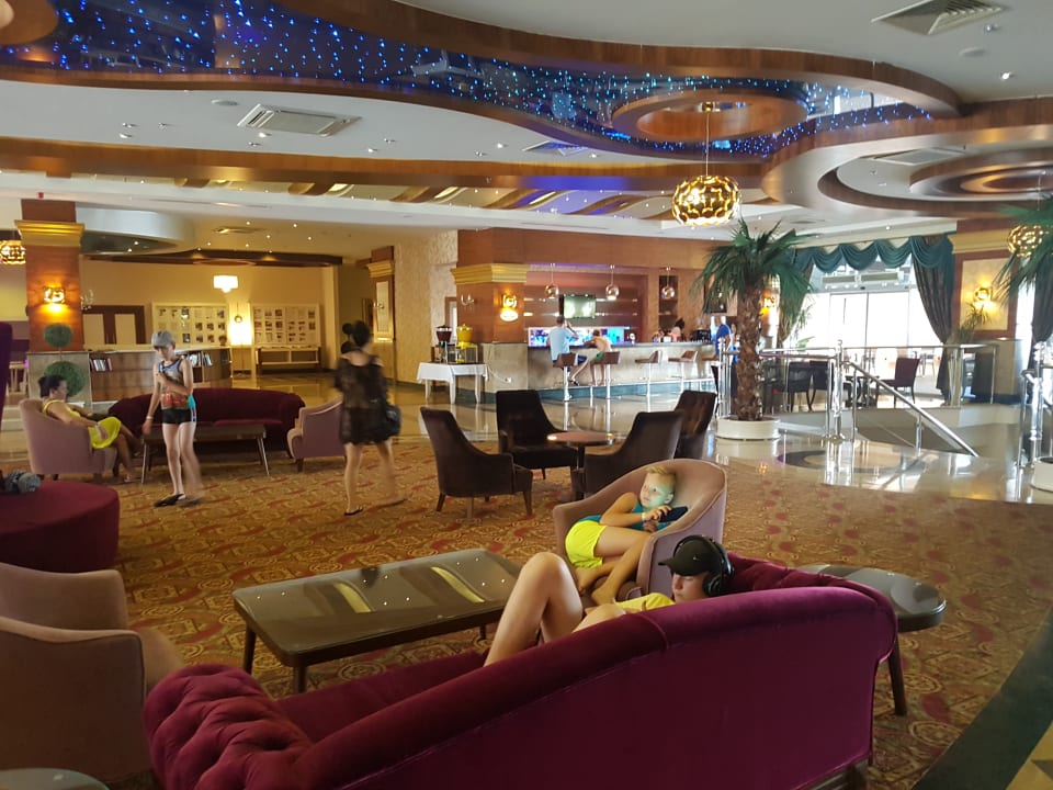 Lobby Dizalya Palm Garden