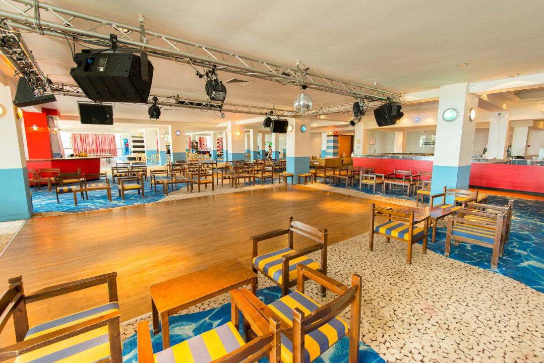 Main Bar Golden Coast Hotel & Bungalows