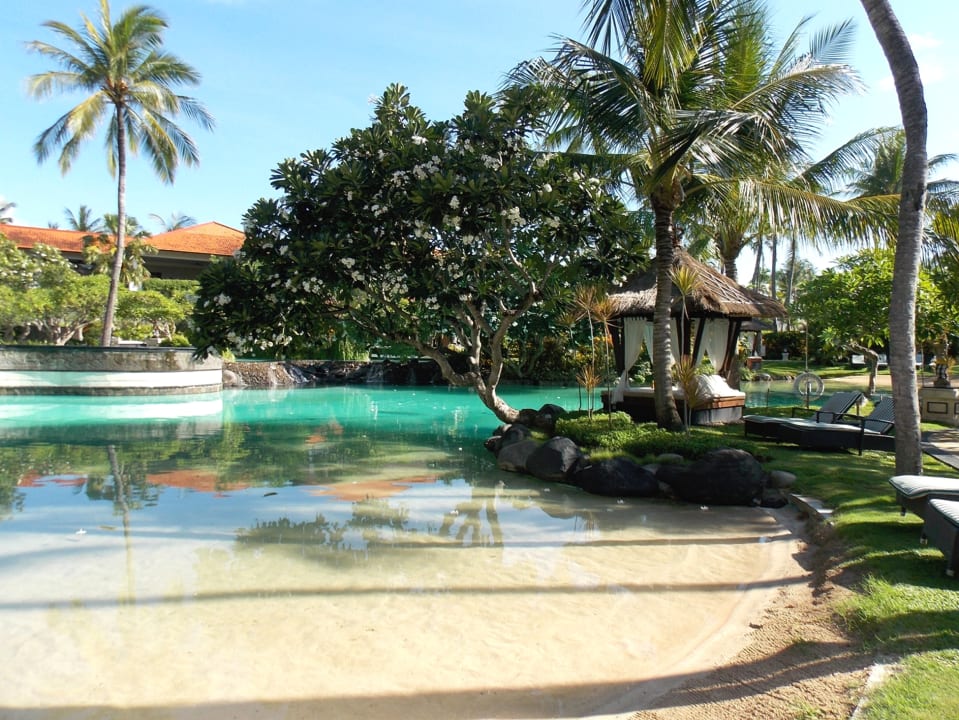 Pool The Laguna A Luxury Collection Resort & Spa