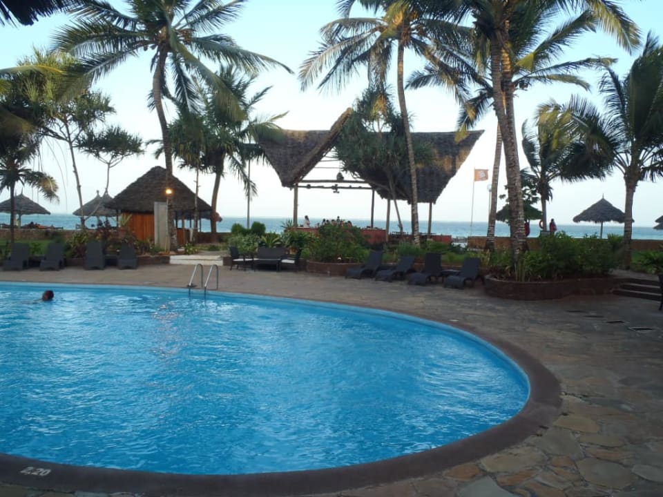 Basen Hotel Kiwengwa Beach Resort