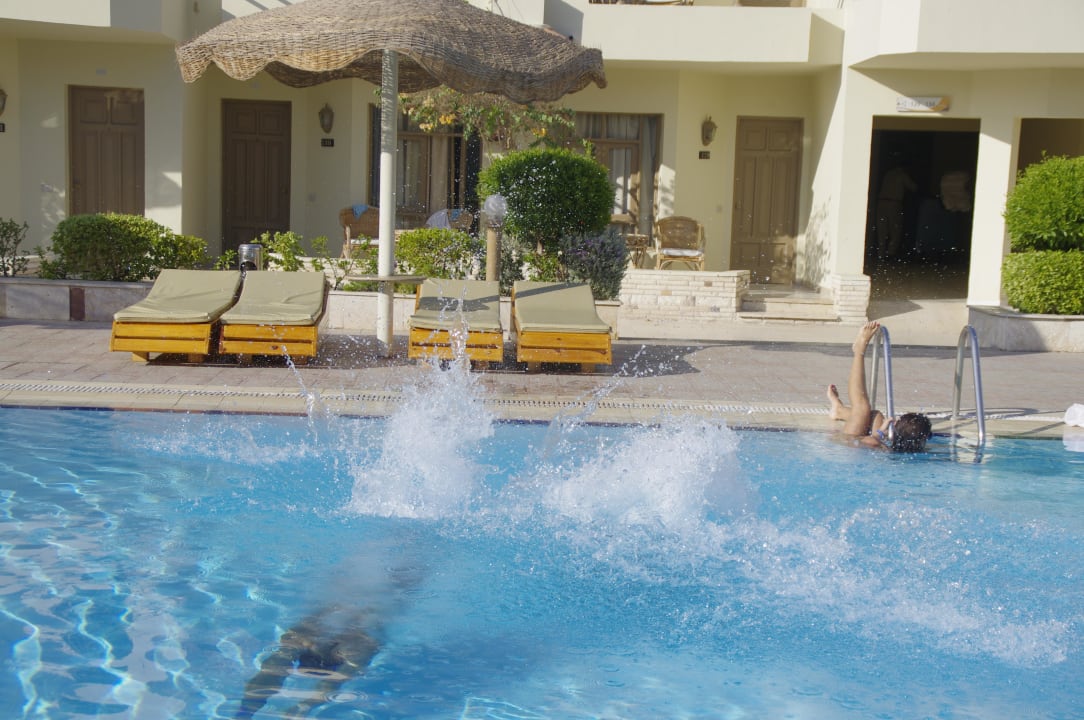 Бассейн и вид на отель Cataract Layalina Hotel Naama Bay