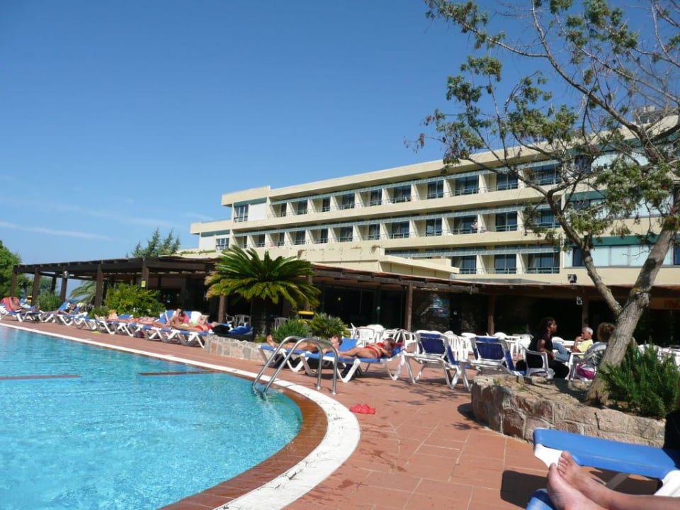 Haupthaus und Pool Villaggio dei Pini