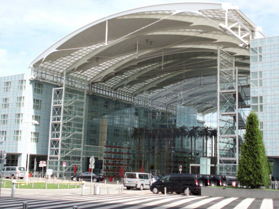 Außenansicht Hilton Munich Airport