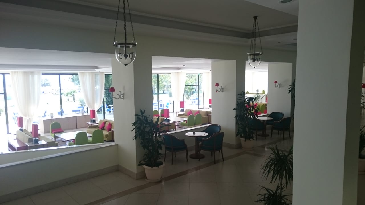 Lobby Domes Aulūs Zante, Autograph Collection