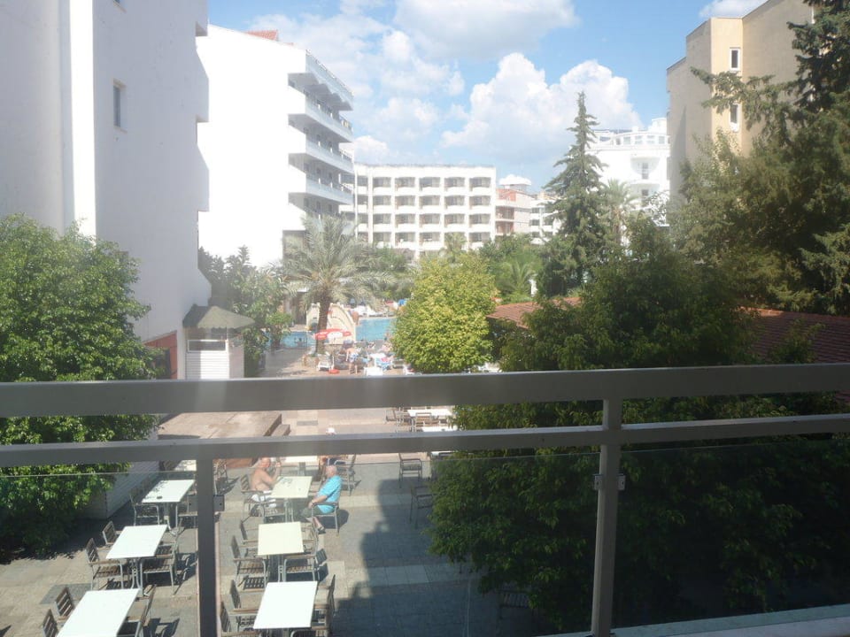 Widok z balkonu Hotel Blue Bay Classic