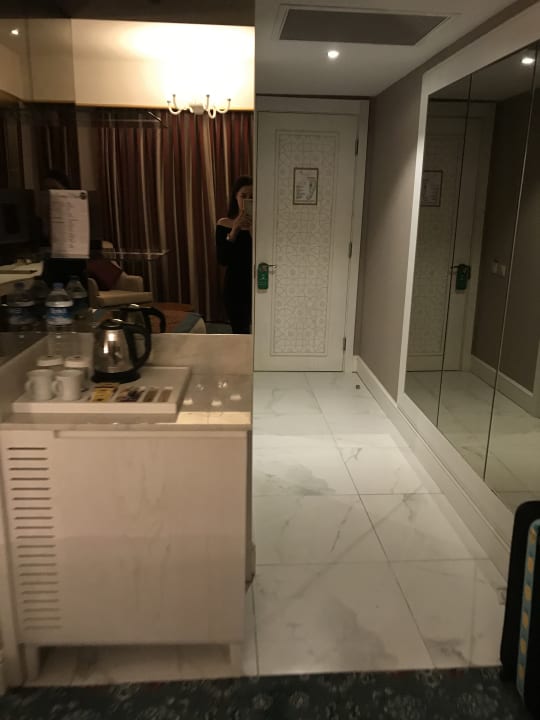 Zimmer Royal Taj Mahal Hotel