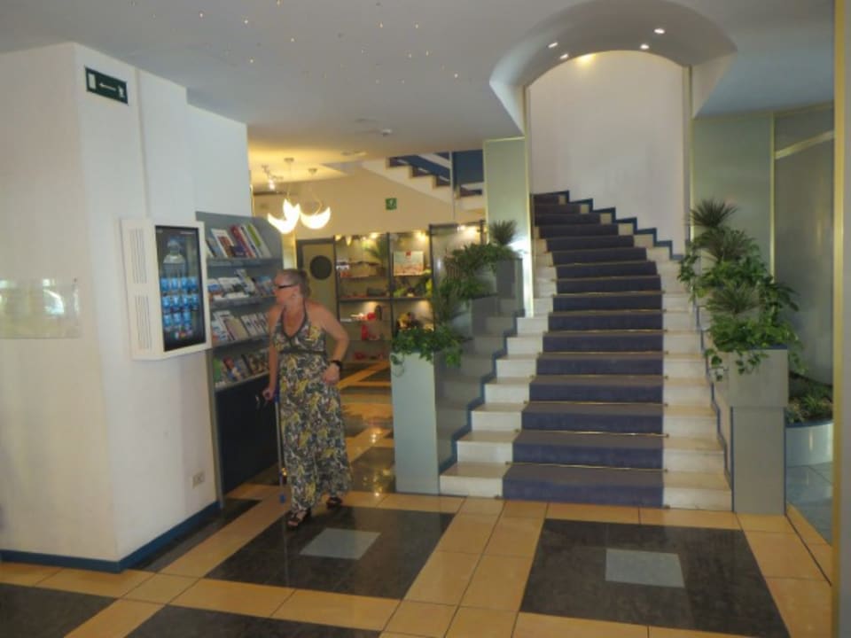 Lobby Hotel Luna