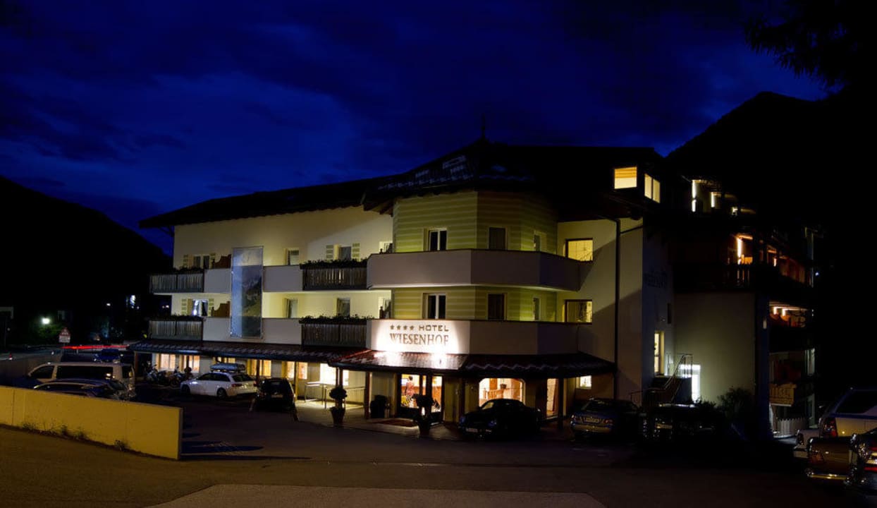 Das Wiesenhof bei Nacht  Hotel Wiesenhof Garden Resort