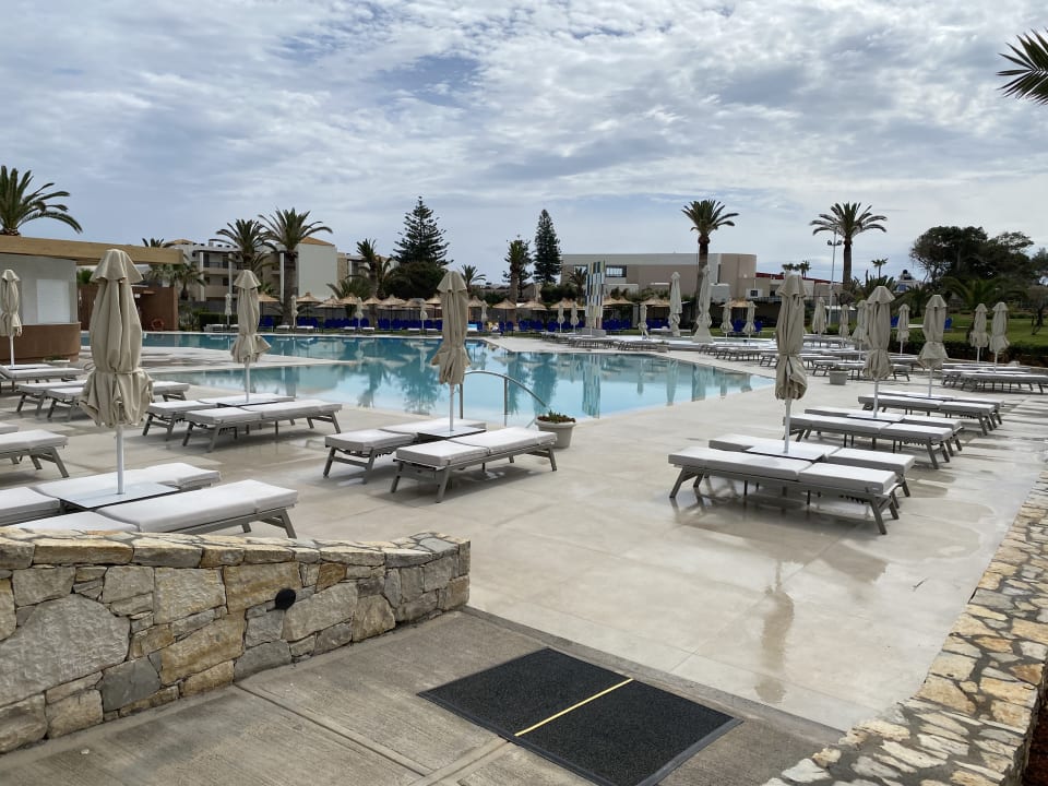 Pool Anissa Beach & Village