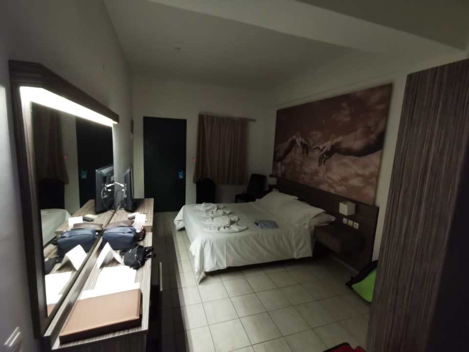 Zimmer Eurohotel Katrin Suites - Adults only