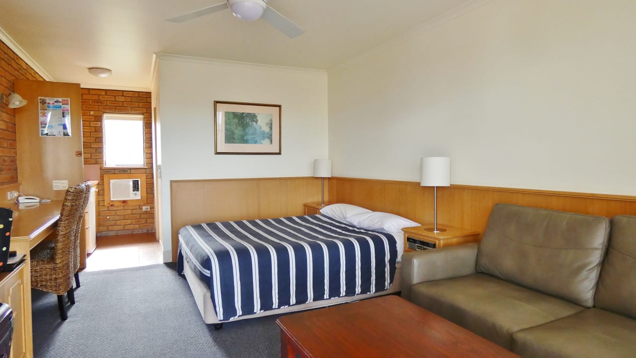 Zimmer Summerhill Motor Inn - Adults only